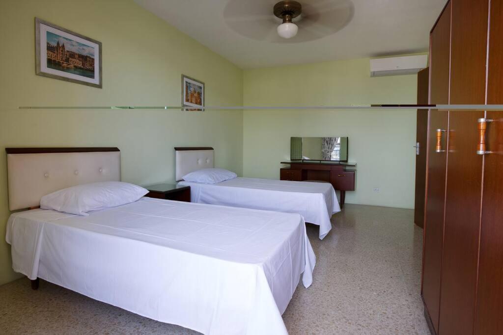 1 Bedrm Apt Seaview Balluta Bay سانت جوليان المظهر الخارجي الصورة